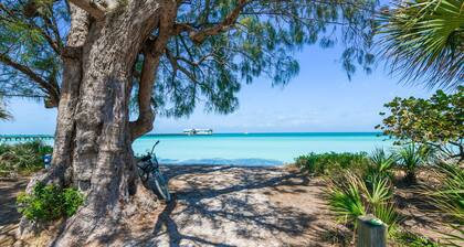 180-degree water views! Shared pool and laundry - Bay Vista at Bayside Bungalow