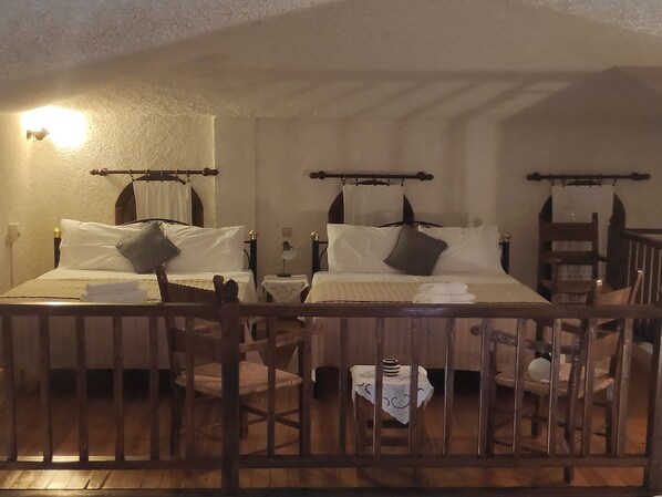 3 bedrooms, desk, iron/ironing board, free WiFi