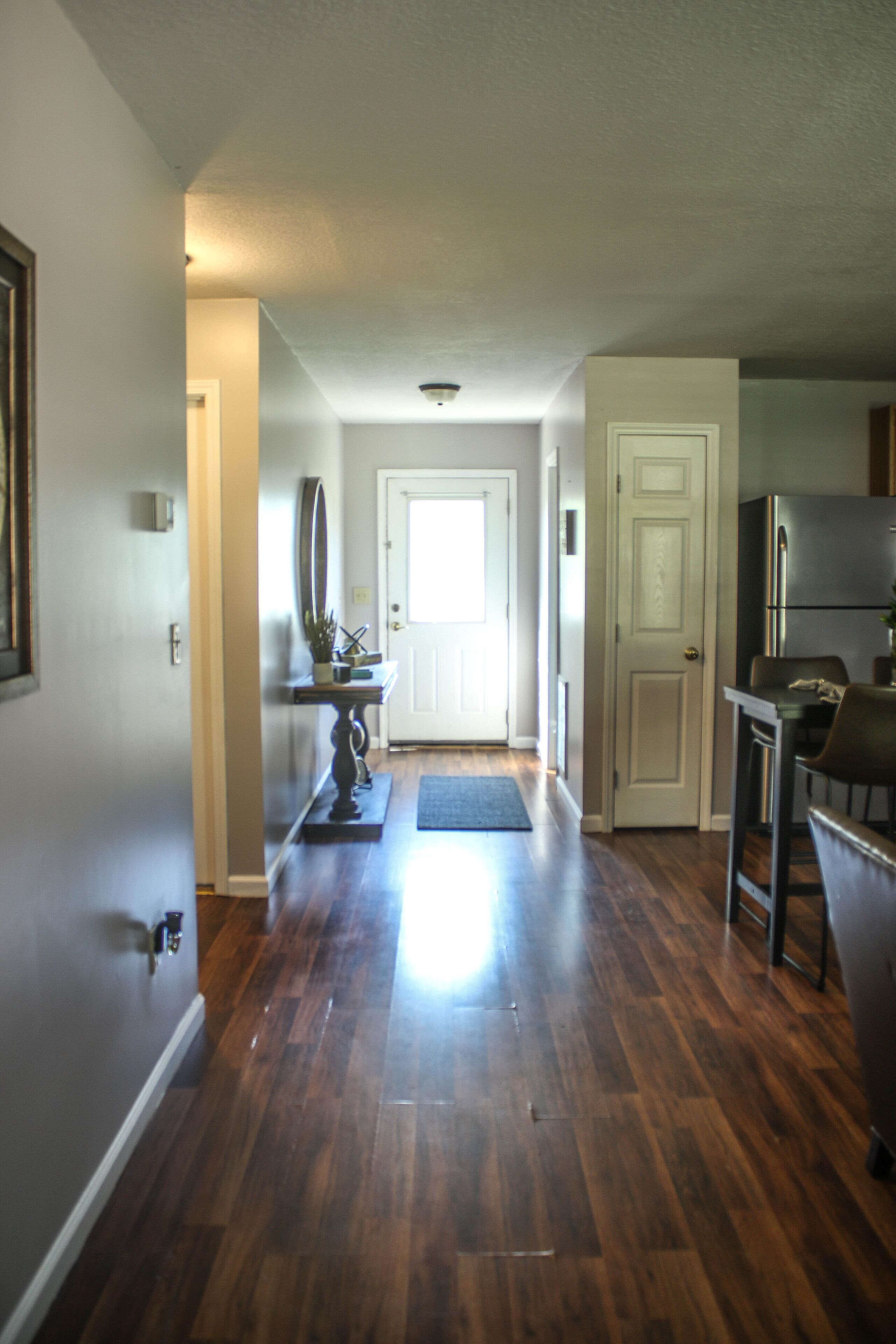 2 habitaciones, tabla de planchar con plancha, cuna de viaje y wifi 