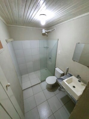 Basic Shared Dormitory, Mixed Dorm, Non Smoking | Bathroom | Shower, hair dryer, soap, toilet paper