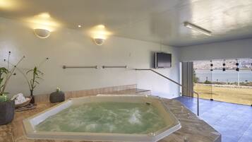 Indoor spa tub