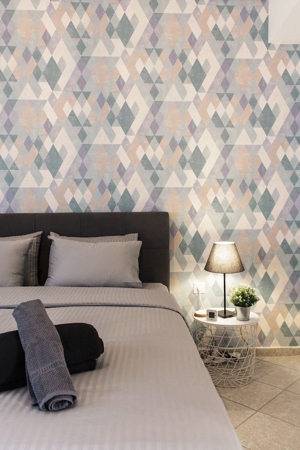 2 bedrooms, desk, soundproofing, iron/ironing board