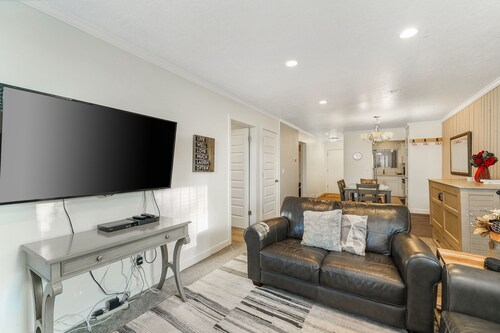 Prime Location Downtown/UofU SLC Condo