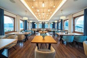 Desayuno buffet incluido todos los días 