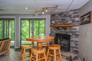 House, Multiple Beds, Fireplace | Private kitchen | Fridge, microwave, stovetop, dishwasher - Hakuna Matata (Swanton)