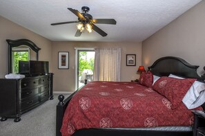 House, Multiple Beds, Fireplace - Hakuna Matata (Swanton)