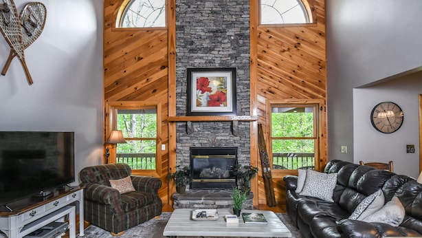 House, Multiple Beds, Hot Tub | Living room | TV, fireplace - Toasted Marshmallow Lodge (McHenry)