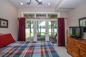 Room - Odyssey's End (McHenry)