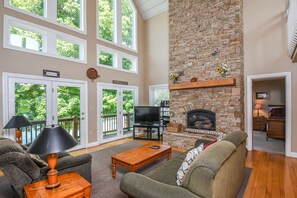 House, Multiple Beds, Fireplace | Living room