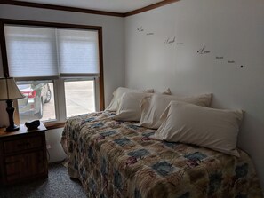 2 Schlafzimmer, Zimmersafe, Bügeleisen/Bügelbrett, WLAN