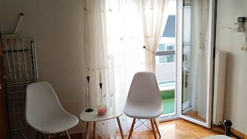 1 habitación, escritorio, tabla de planchar con plancha y wifi gratis