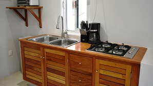 Standard Apartment | Private kitchenette