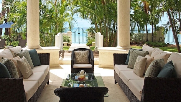 Balcony - Villa New Mansion (Paynes Bay)