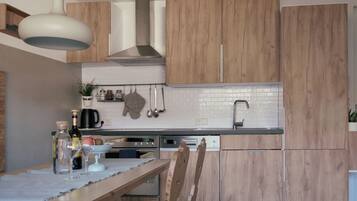 Kühlschrank, Ofen, Herdplatte, Geschirrspüler