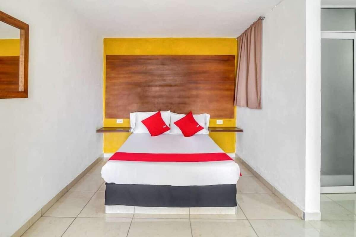 Escritorio, wifi gratis y ropa de cama 