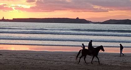 2 rooms nice and comfortable at the gates of Medina with a large terrace