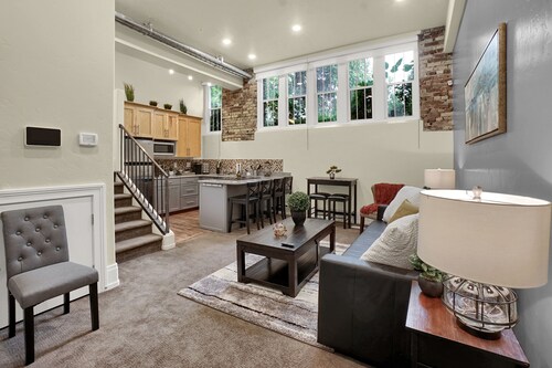  King Bed ★ Work Remote ★BYU ★ W/D ★ Desk