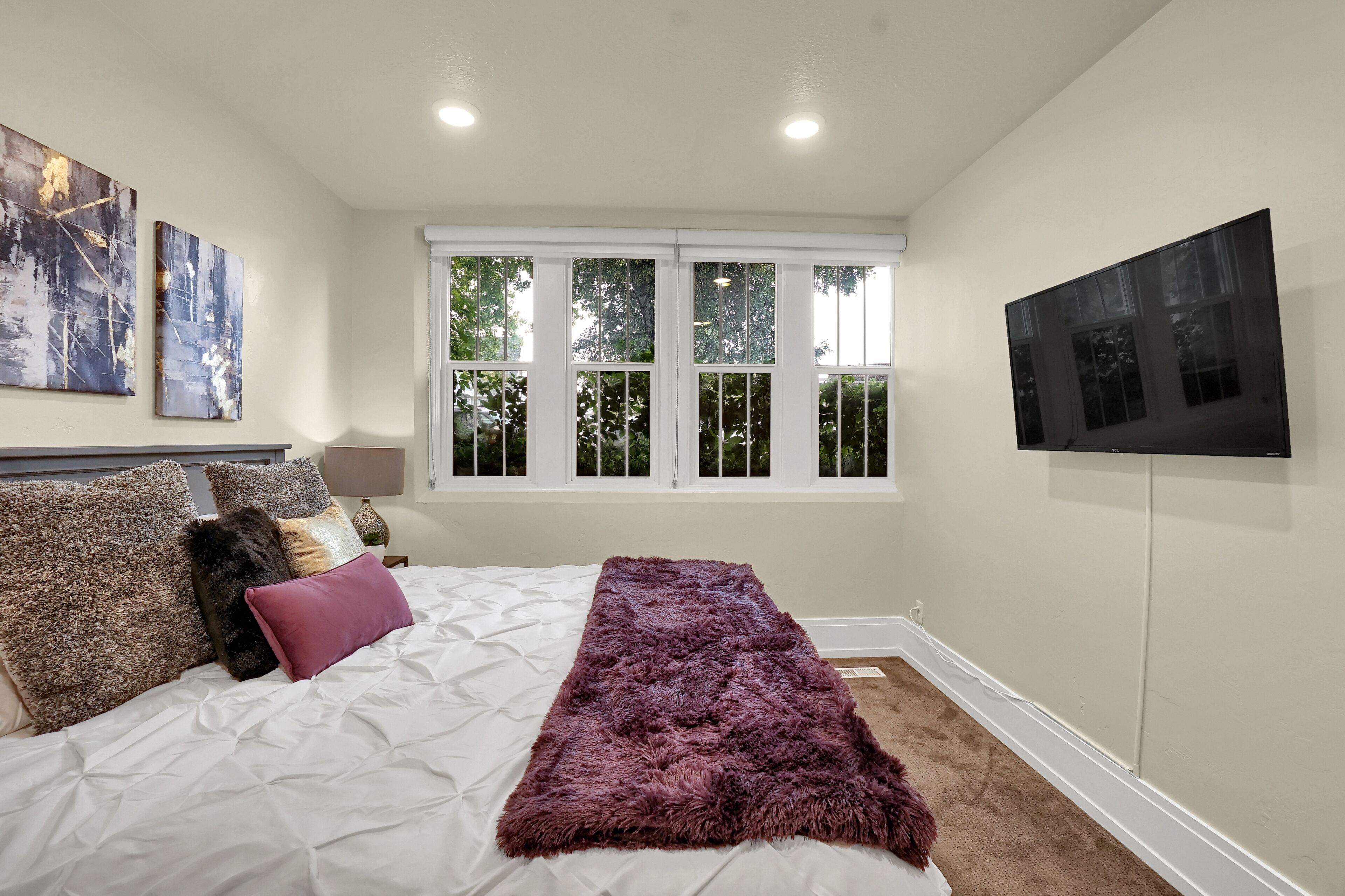 1 quarto, escrivaninha, ferros/tábuas de passar roupa, Wi-Fi de cortesia