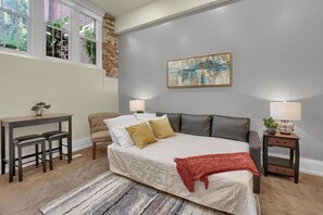 1 bedroom, desk, iron/ironing board, free WiFi