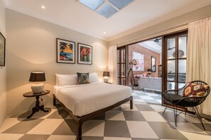 3 bedrooms, in-room safe, iron/ironing board, WiFi