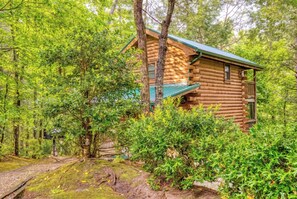 Exterior - Precious Moments is the ultimate private retreat for that special occasion (Sevierville)