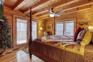 4 bedrooms, iron/ironing board, internet, bed sheets