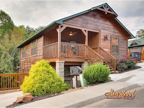 Exterior - "Southern State Of Mind," a cabin rental near Dollywood rests in Bear Cove Falls Resort Pigeon Forge (Pigeon Forge)