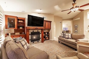 Smart TV, fireplace, DVD player