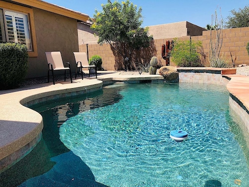 Arizona Oasis: Pool, Spa & BBQ Fun