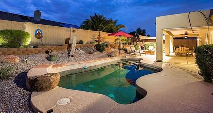 Arizona Oasis: Pool, Spa & BBQ Fun
