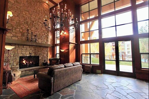 Sijainti!  Kävele Gondoliin ja nauti upeista palveluista, ravintoloista ja kaupoista