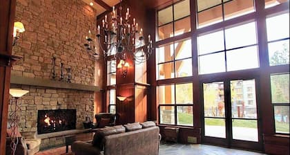 Sijainti! Kävele Gondoliin ja nauti upeista palveluista, ravintoloista ja kaupoista