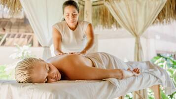 Couples treatment rooms, steam room, hydrotherapy, hot stone massages