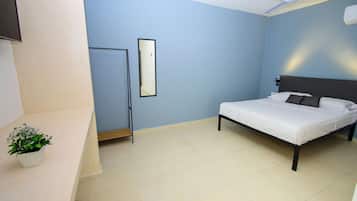 Standard Studio | Free WiFi, bed sheets