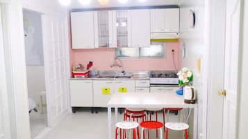 Room | Private kitchenette | Fridge, microwave, stovetop, coffee/tea maker