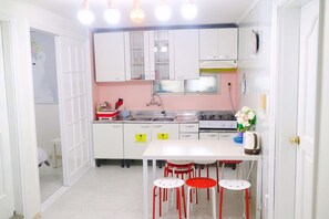 Room | Private kitchenette | Fridge, microwave, stovetop, coffee/tea maker