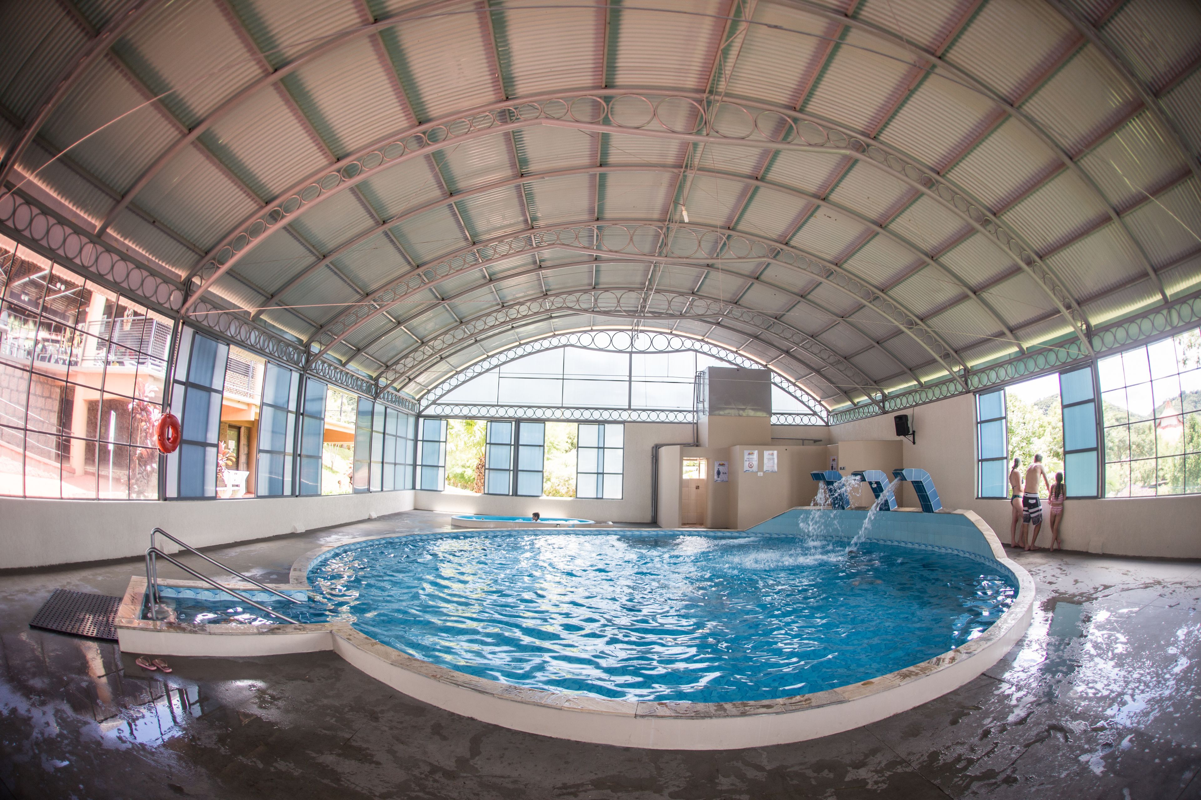 室內 SPA 浴池