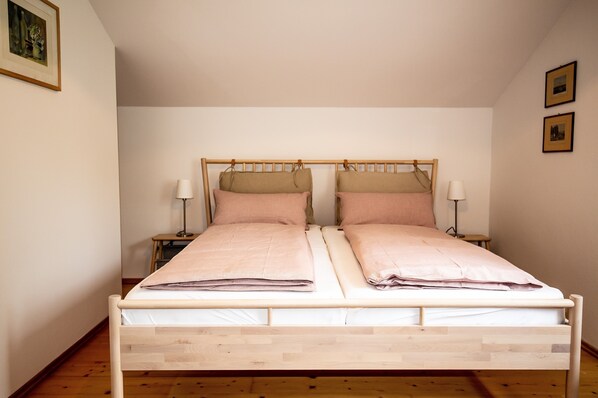 2 bedrooms, bed sheets
