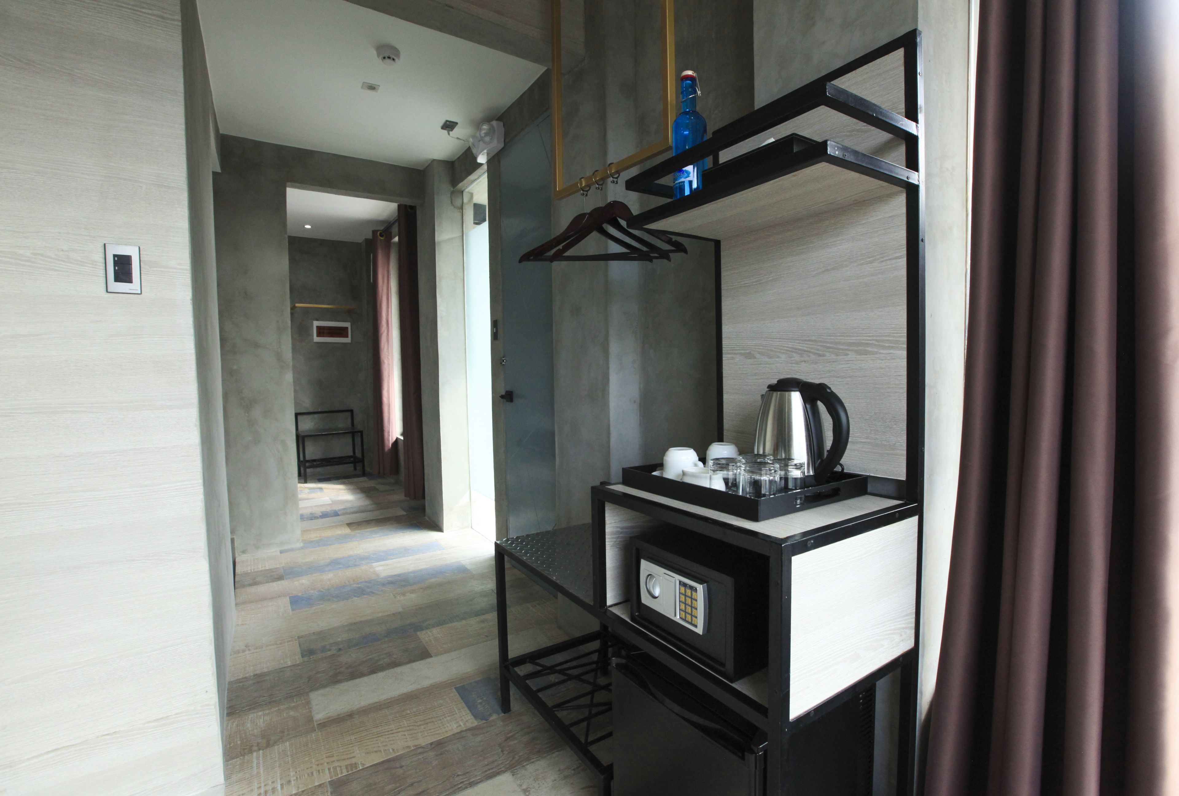 family suite | 1 bedroom, down duvets, minibar, in-room safe