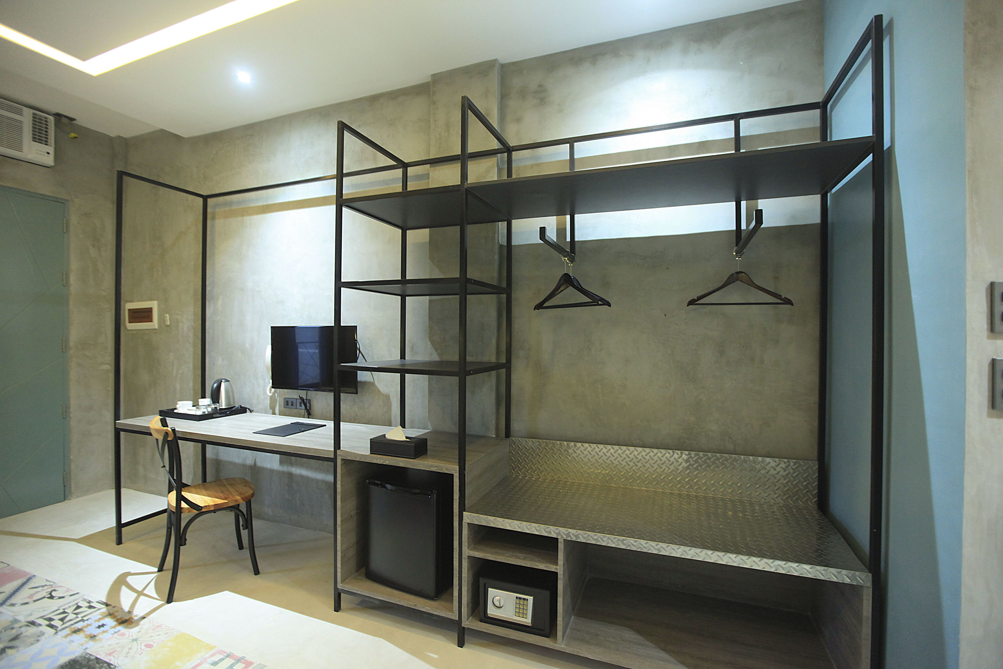 1 bedroom, down duvets, minibar, in-room safe