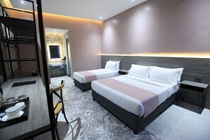 Down duvets, minibar, in-room safe, individually furnished - Zenvea Hotel Coron (Coron)