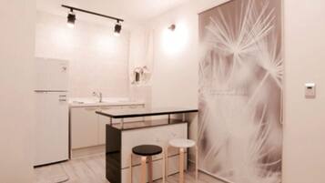 202 | Private kitchenette