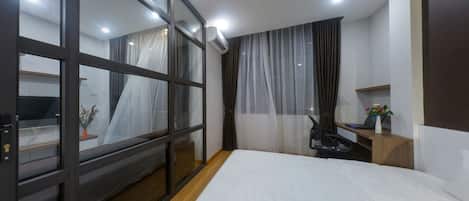 1 bedroom, individually decorated, individually furnished, desk