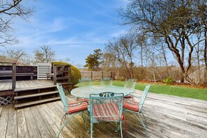 Outdoor dining - Quaint Chatham home w/beautiful backyard & furnished multi-level deck, dogs OK (Chatham)