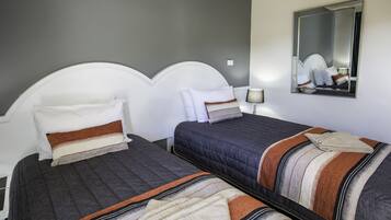 Deluxe Twin Room | Blackout curtains, iron/ironing board, free WiFi, bed sheets