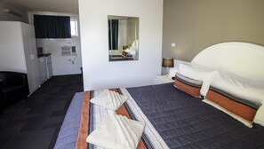 遮光窗帘、熨斗/熨衣板、免费 WiFi、床单