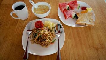 Free daily buffet breakfast