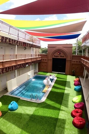 Indoor pool - Bagan Vibes Hostel (Nyaung-U)