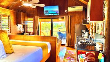 In-room safe, desk, iron/ironing board, free WiFi