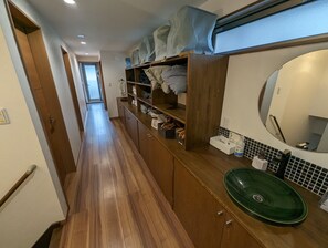 Hallway - guesthouse KEY's (Nishio)